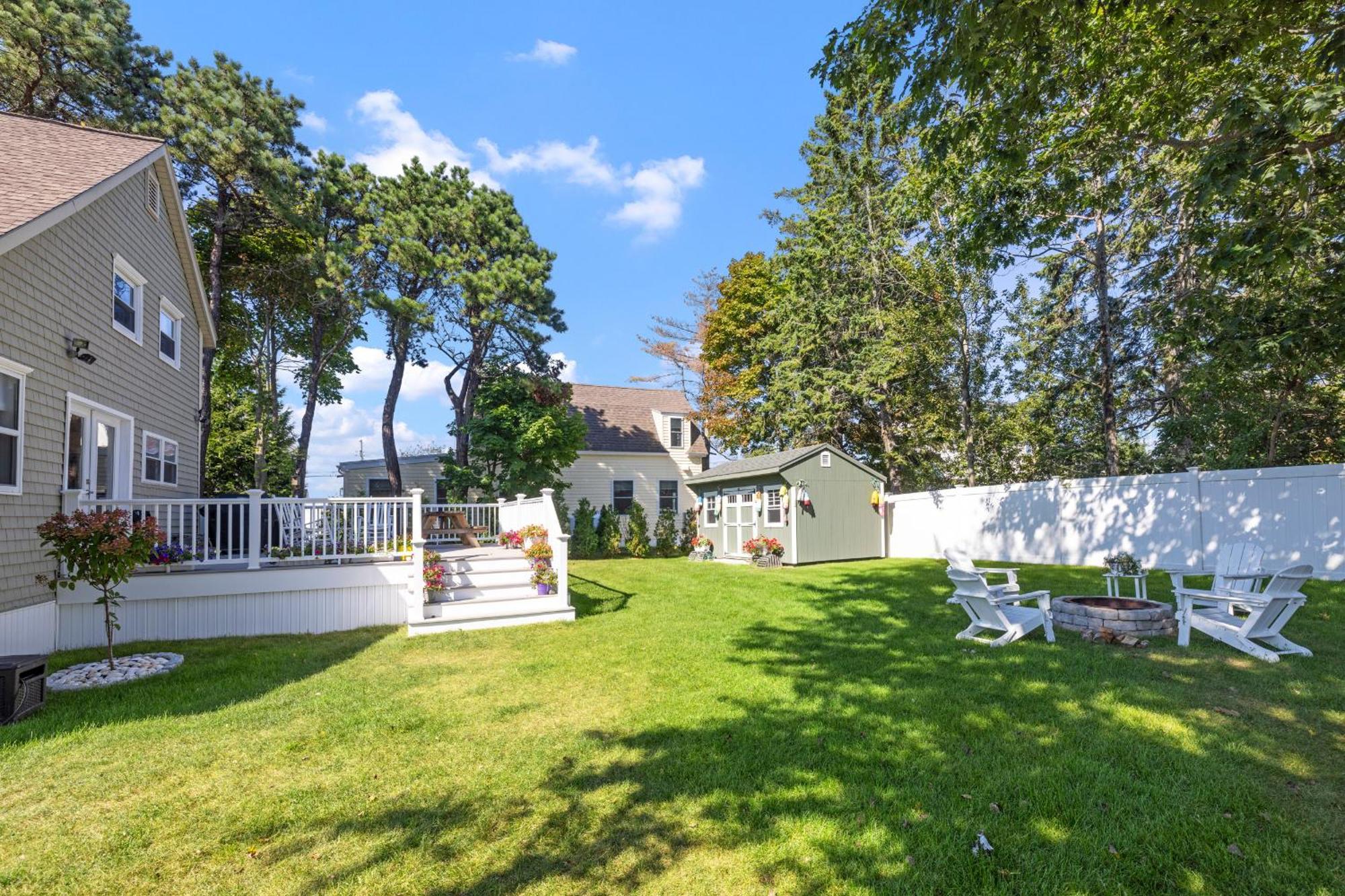 Pine Point Beach House With Deck, Fire Pit & Porch Scarborough Exterior foto