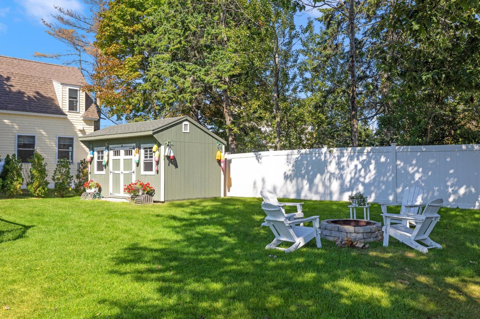 Pine Point Beach House With Deck, Fire Pit & Porch Scarborough Exterior foto